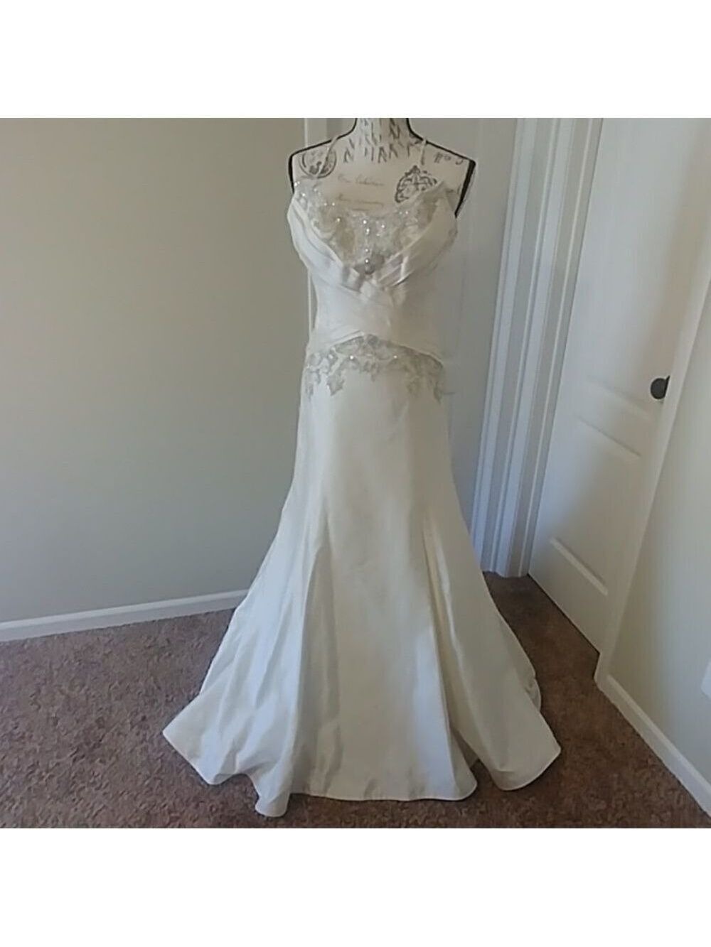 NWOT Jasmine Haute Collection Ivory T343 Silk wedding dress 4/street 2